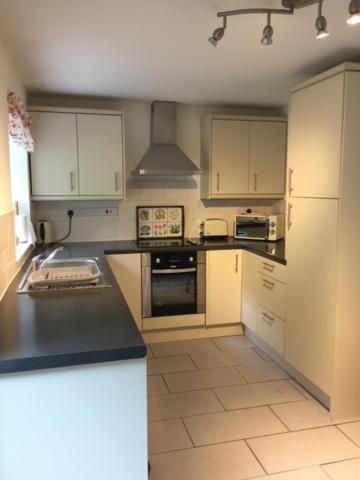 Ty Canol Villa Ystalyfera Bagian luar foto